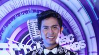 Syahrini yang lebih dulu meniti karier dimusik, juga membuat Chakra banyak bertanya tentang menghadapi fans manja. (Nurwahyunan/Bintang.com)