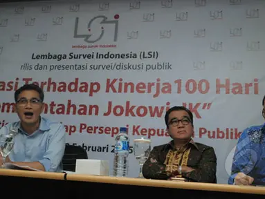 Lembaga Survei indonesia (LSI) memaparkan hasil survei LSI bertema 'Evaluasi Terhadap Kinerja 100 Hari Pemerintahan Jokowi-JK' di Jakarta, Senin (2/2). (Liputan6.com/Herman Zakharia)