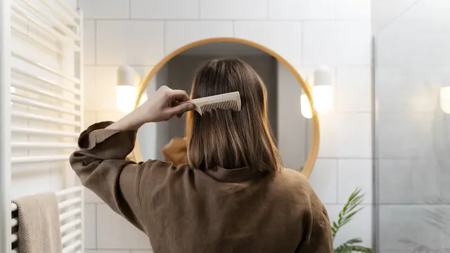 5. Membuat Rambut Tampak Lebih Berkilau