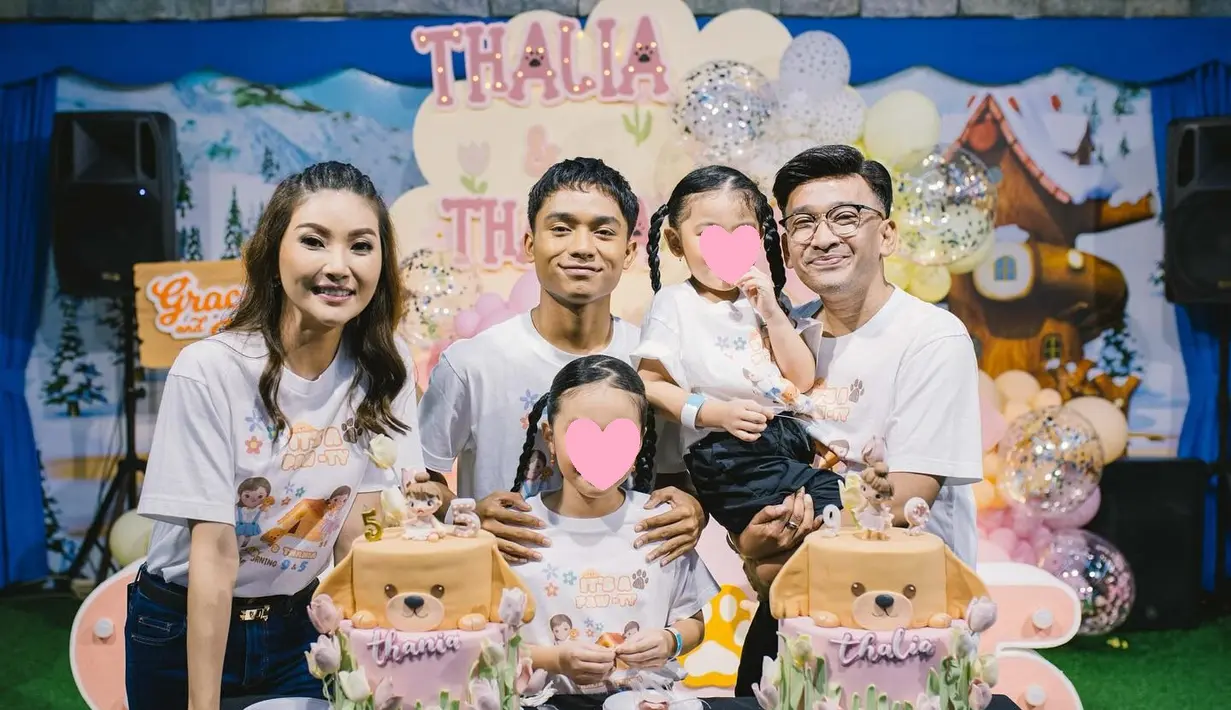 Ruben dan Sarwendah menunjukkan sisi keluarga yang harmonis hingga warganet pun cukup terkejut dengan kabar seputar gugatan cerai. (Foto: Instagram/ ruben_onsu)