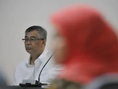 [FOTO] Hambit Bintih Bikin Akil Mochtar Naik Pitam