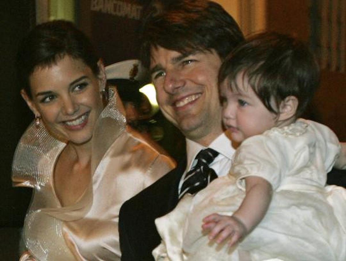 Tom Cruise - Katie Holmes dari masa ke masa