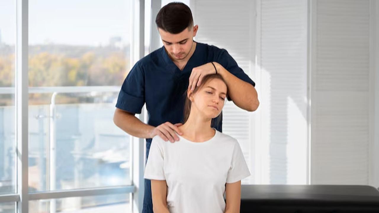 Pijat Kretek vs. Chiropractic: Apa Perbedaannya?