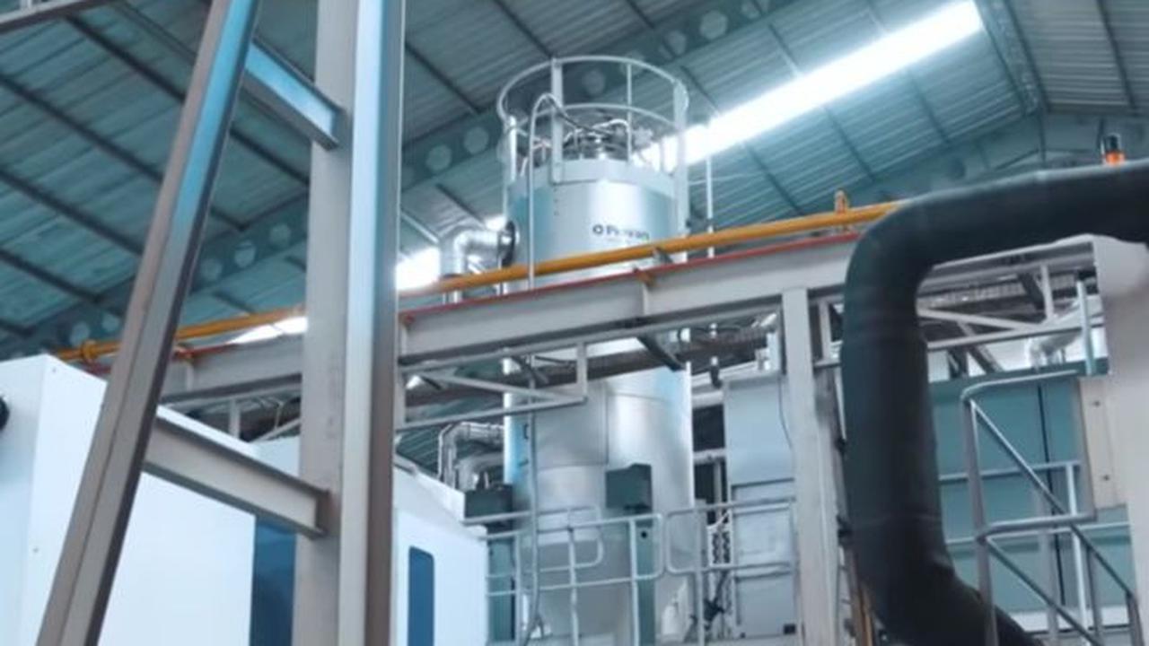 Dilengkapi dengan Chiller atau Pendingin Mesin