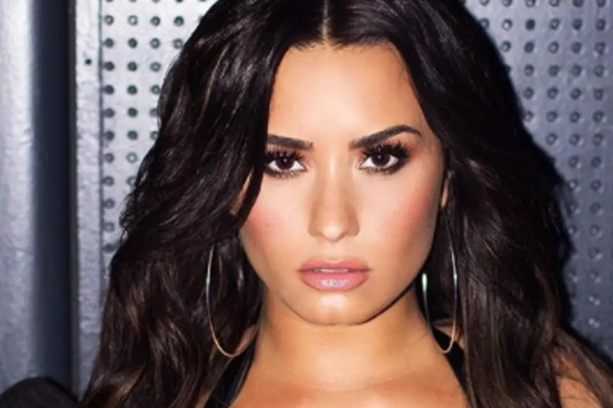 Elegan, Ini Tampilan Makeup Demi Lovato yang Bikin Jatuh Cinta