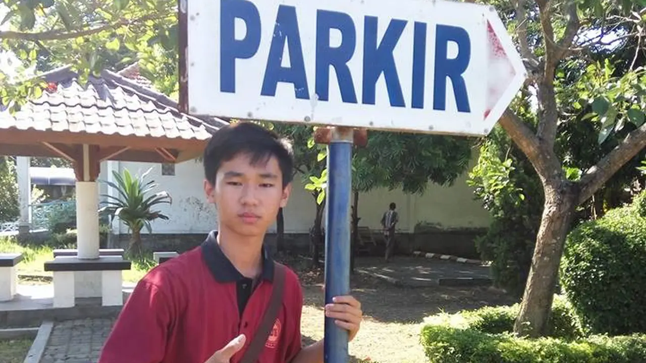 [Bintang] 10 Meme Handy Christian, Pemilik Jempol Mantap Jiwa