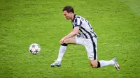 Operasi Jantung Lichtsteiner Berjalan Sukses 