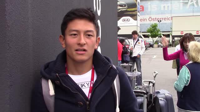 Rio Haryanto berbagi cerita kepada Bola.com usai memenangi nomer Sprint Race GP2 di sirkuit Red Bull, Spielberg, Austria.