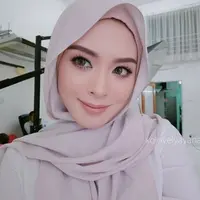 Memilih jadi mualaf, inilah perjalanan hidup Ayana Jihye Moon. (Foto: Instagram Ayana Jihye Moon)
