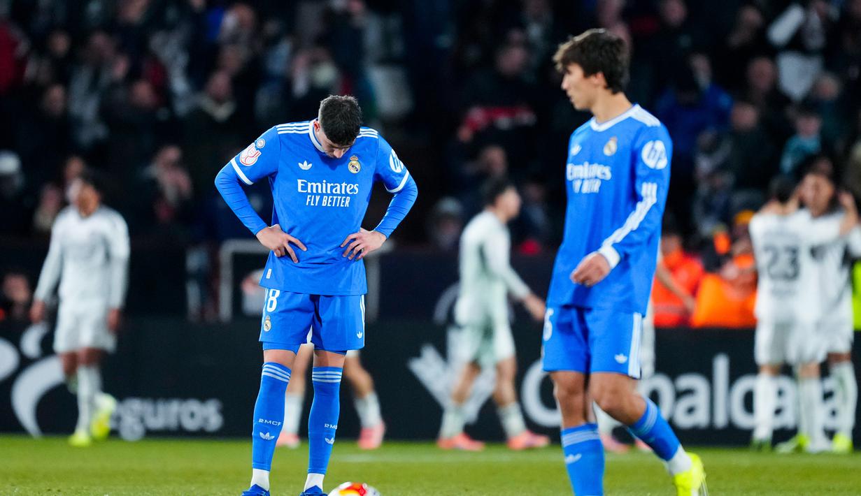 Pemain Real Madrid tampak lesu setelah ditaklukkan Albacete dengan skor 3-2 pada laga babak 16 besar Copa del Rey di Estadio Carlos Belmonte, Kamis, (15/1/2026).
