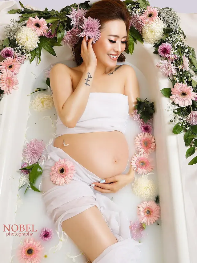 [Bintang] Lee Jeong Hoon dan Monique Octaviani