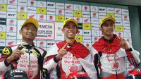 Pebalap Indonesia dari Astra Honda Racing Team, Gerry Salim, berhasil menjuarai balapan pertama kelas Asia Production (AP) 250 pada seri keempat ajang ARRC di Sirkuit Sentul, Bogor, Jawa Barat, Sabtu (12/8/2017). (Bola.com/Zulfirdaus Harahap)