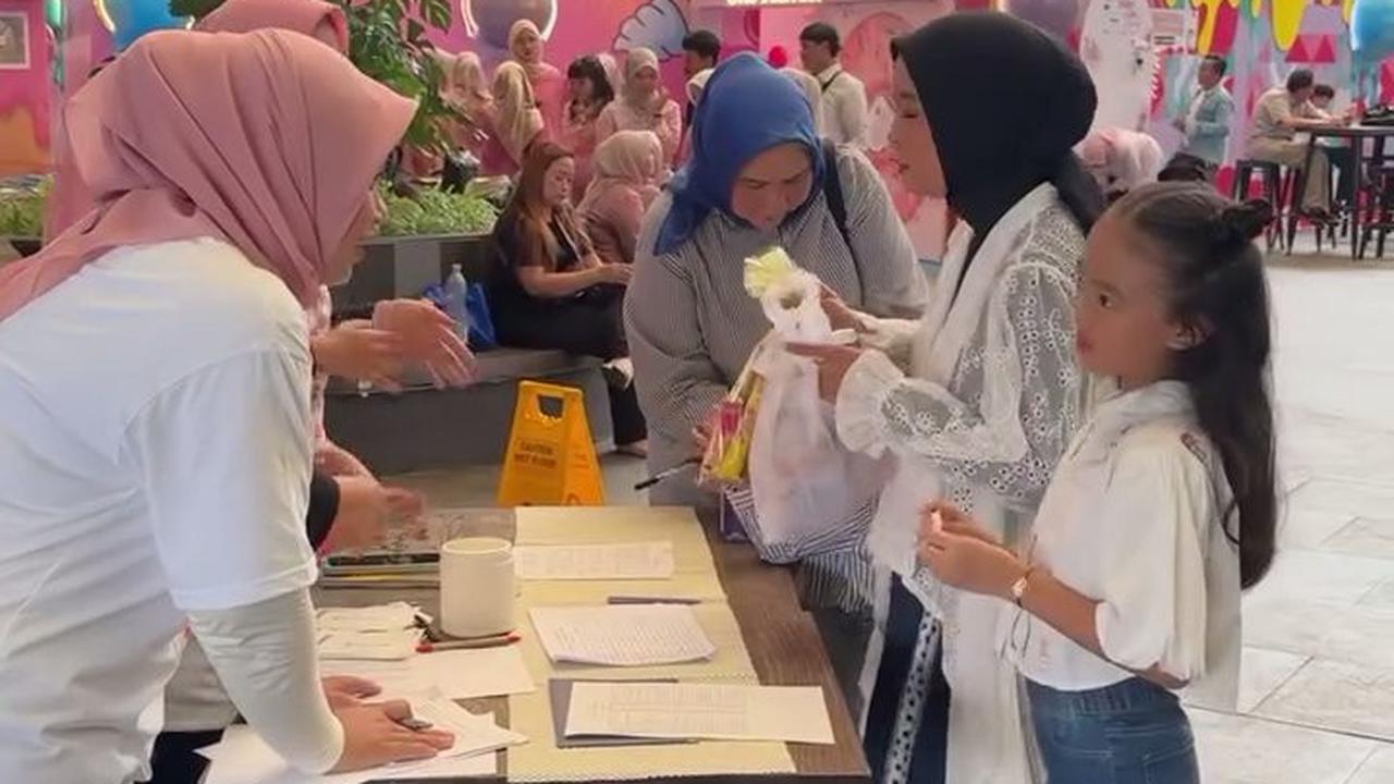 7 Potret Tantri Kotak Ikut Lomba Nyanyi di Tempat Les Vokal Anak, Tak Dapat Juara 1