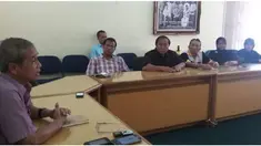  Keluarga Diah Ayu Yulianingsih, warga Sleman, Daerah Istimewa Yogyakarta (DIY) yang hilang sejak 11 Desember 2015 lalu, mendatangi kantor PP Muhammadiyah di Yogyakarta. Kerabat Diah, Muhammad Naim mengatakan Diah hilang sekitar sebulan ini bersama anakny
