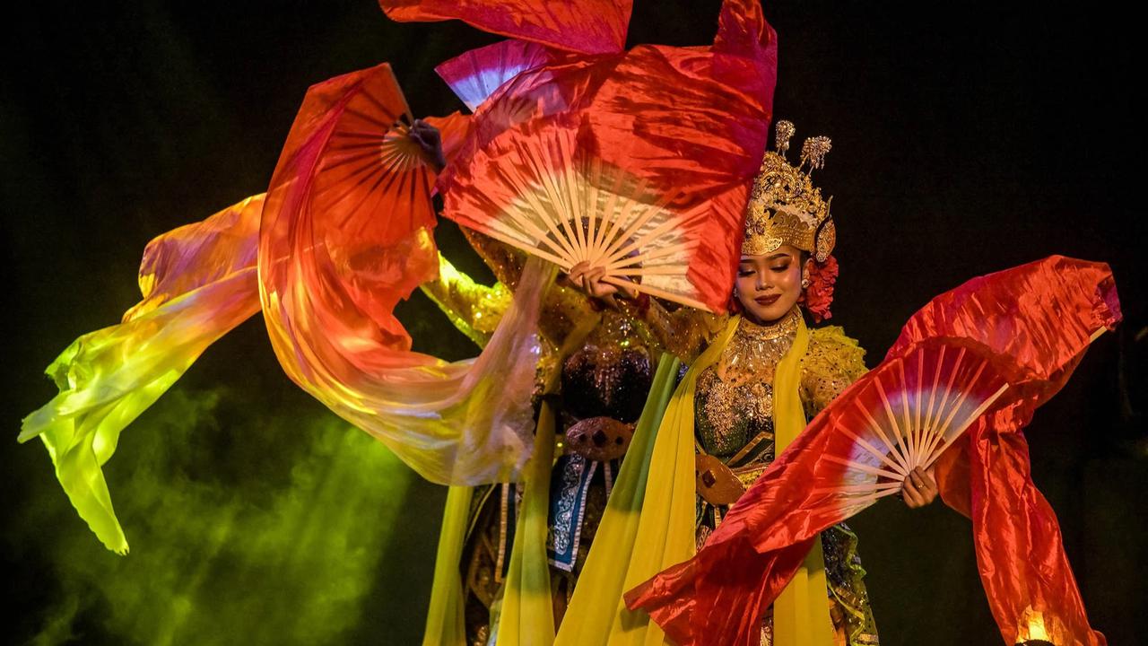 FOTO: Wayang Topeng Panji Hadirkan Pesona Tradisi di Taman Budaya Surabaya