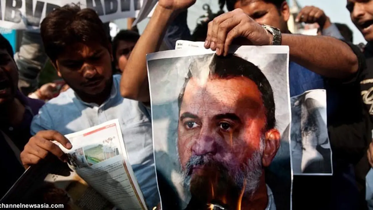 jurnalis-india-dilecehkan131126b.jpg