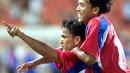 Sebagai pemain, Kiatisuk Senamuang juga berhasil mengoleksi trofi Piala AFF sebanyak 3 kali pada edisi 1996, 2000 dan 2002 bersama Timnas Thailand. Sementara di ajang SEA Games, pemain yang berposisi sebagai striker dan pensiun pada Januari 2007 bersama HAGL FC ini total mengoleksi 4 medali emas bersama Timnas Thailand pada empat SEA Games berturut-turut mulai 1993 hingga 1999. (AFP/Pornchai Kittiwongsakul)
