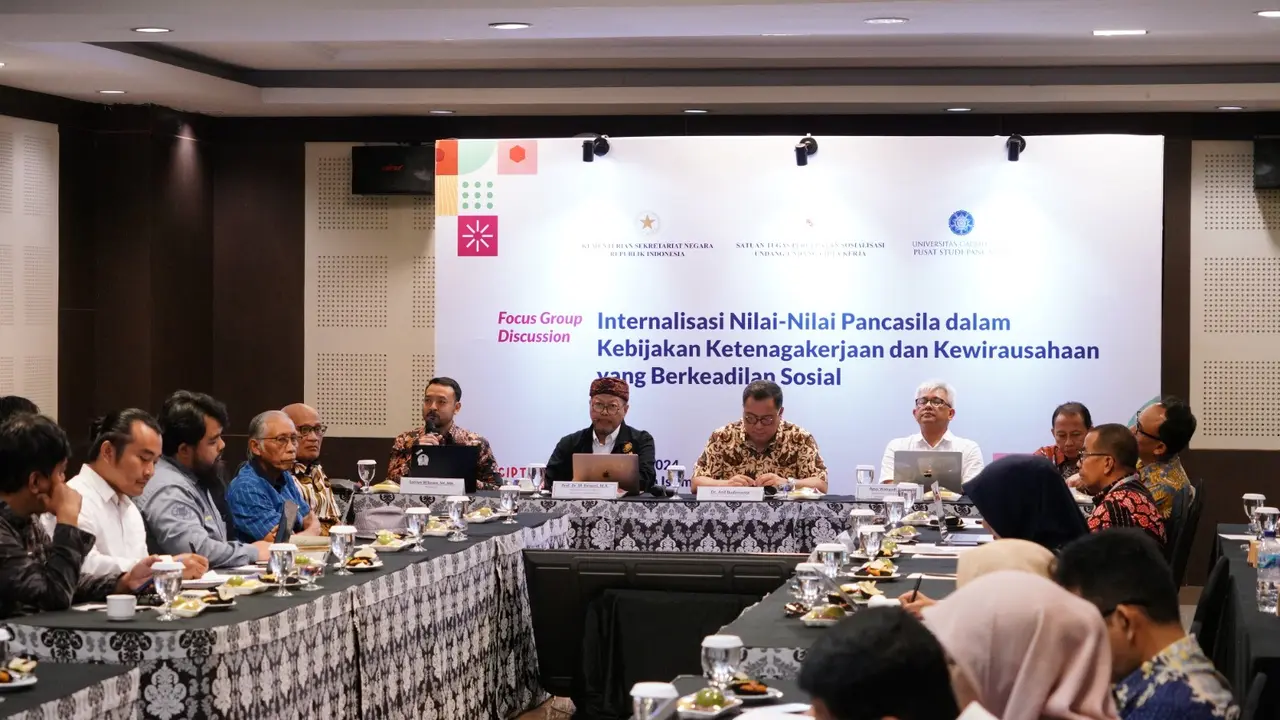 Satgas Percepatan Sosialisasi UU Cipta Kerja menyelenggarakan Focus Group Discussion bersama dengan Guru Besar Universitas Gadjah Mada. (Istimewa)