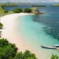 5 Pantai indah di Indonesia yang bisa menjadi referensi liburan terbaik Anda.