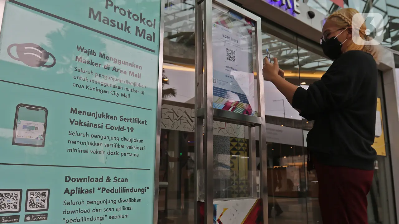 Pengunjung Mal Wajib Scan QR Code Aplikasi PeduliLindungi