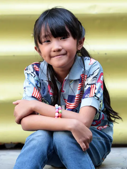 Namun ternyata Karin tidak sengaja mengikuti ajang bergengsi ini. Bersama sang ibu, ia mendampingi kakak laki-lakinya menjadi peserta audisi. Di samping kegagalan kakaknya, justru Karin berhasil menarik perhatian juri. (Deki Prayoga/Bintang.com)