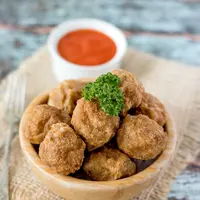 Ilustrasi bakso goreng./Copyright shutterstock.com