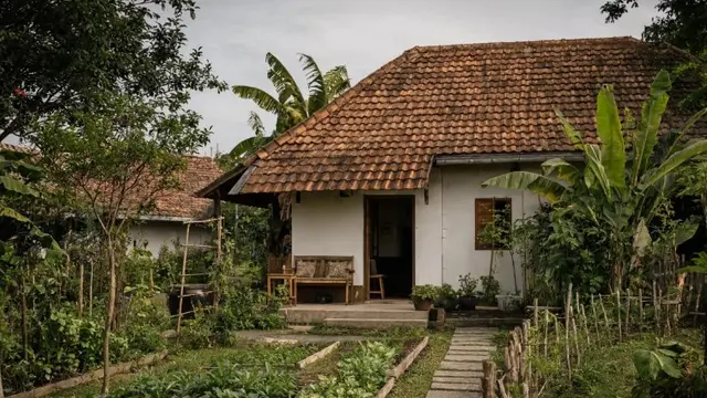 Inspirasi Rumah Kampung Minimalis untuk Slow Living (AI Generated)