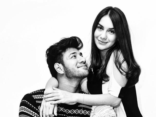 Mesranya 5 Potret Prewedding Ammar Zoni Dan Irish Bella News Entertainment Fimela Com