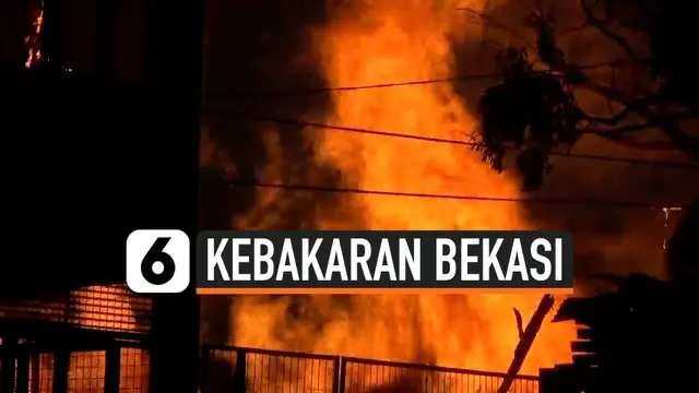 VIDEO: Korsleting Listrik Menghanguskan Lapak Kayu di Bekasi