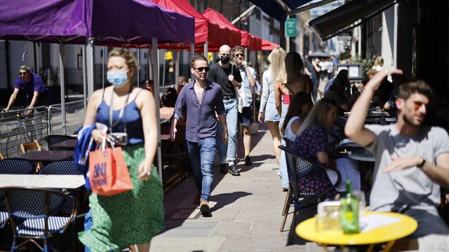 Inggris Ragu-ragu Cabut Lockdown