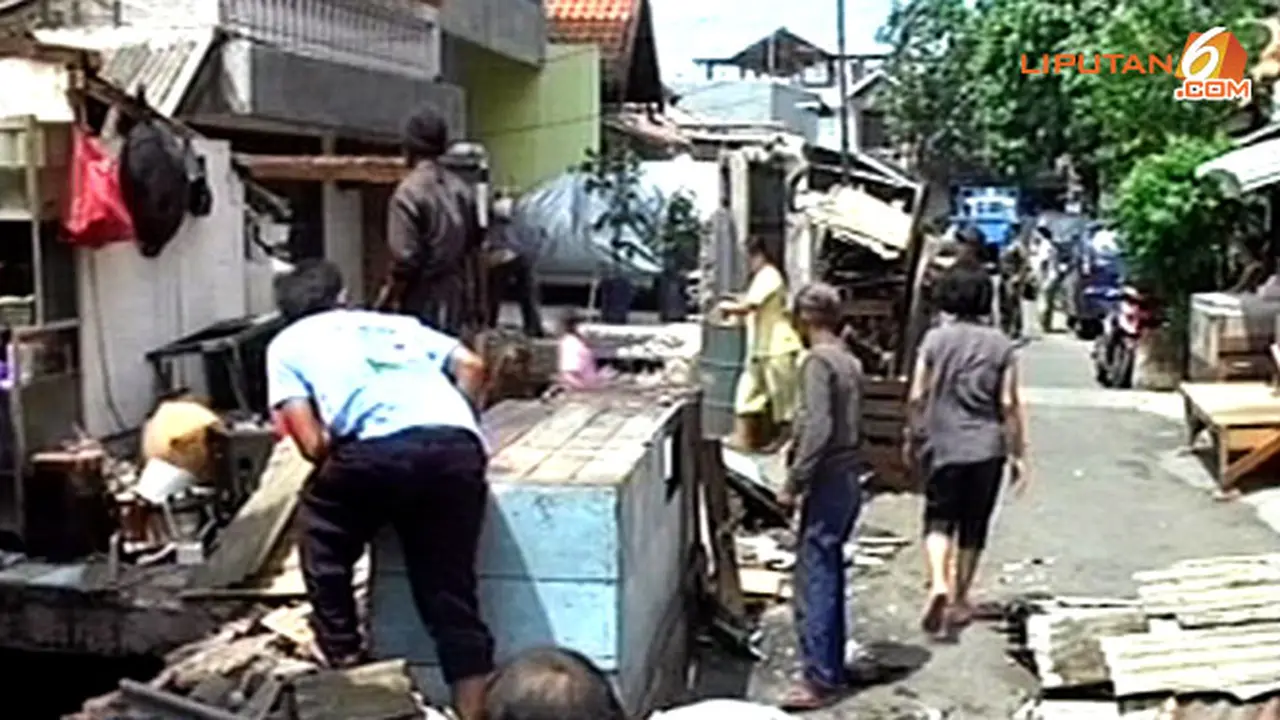 bongkar-bangunan-131127b.jpg
