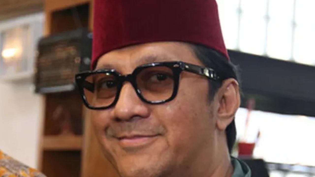 Andre Taulany Berperan Sebagai Dukun Aakti di Film Comic 8: Tumbal Sulam