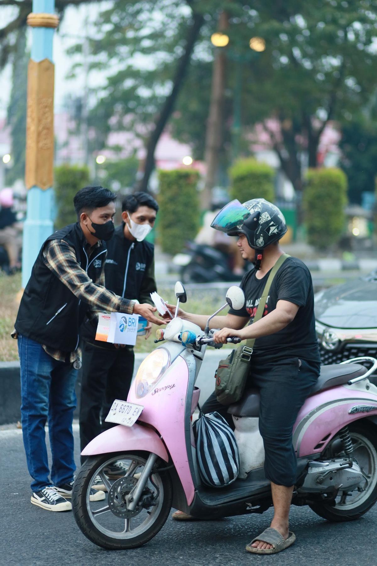 BRI Peduli Salurkan 270 Mesin Pompa Air untuk Percepat Penanganan Karhutla di Kalimantan