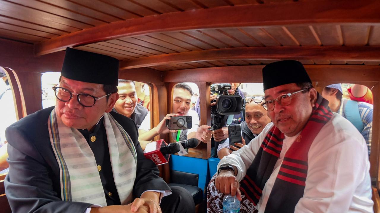 Pramono Anung dan Rano Karno naik oplet daftar cagub-cawagub untuk Pilkada 2024
