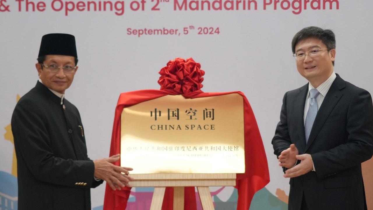 China Space di Masjid Istiqlal