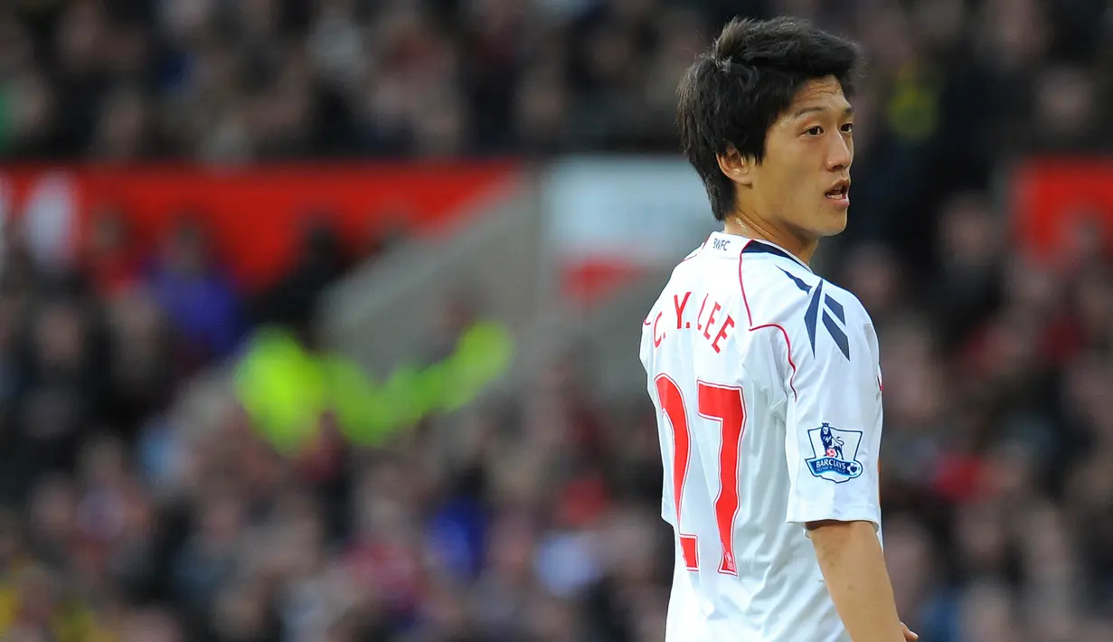 5. Lee Chung-Yong (Bolton Wanderers) - Pria berusia 29 tahun itu berada di posisi kelima pencetak gol terbanyak pemain Asia di Inggris dengan 8 gol. 7 gol saat membela Bolton Wanderers dan satu untuk Crystal Palace. (AFP/Andrew Yates)