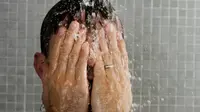 Ada alasan untuk tidak mencuci muka di shower