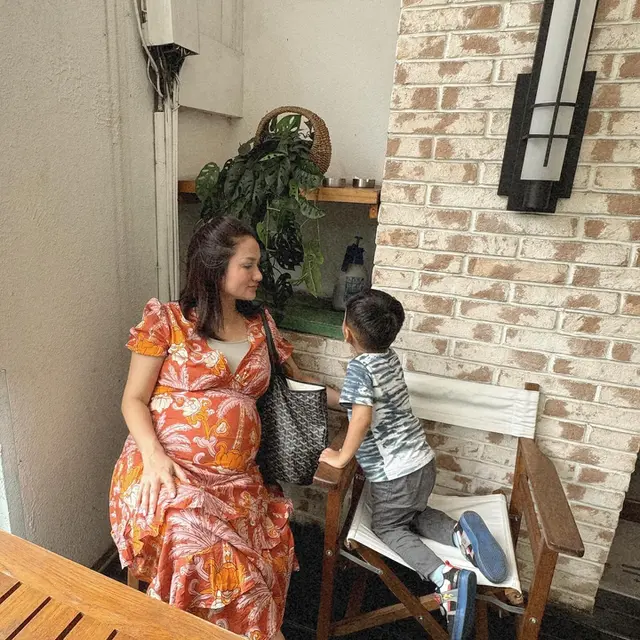 7 Potret Tengku Dewi Putri Periksa Kandungan Ditemani Anak, Sebentar Lagi Melahirkan