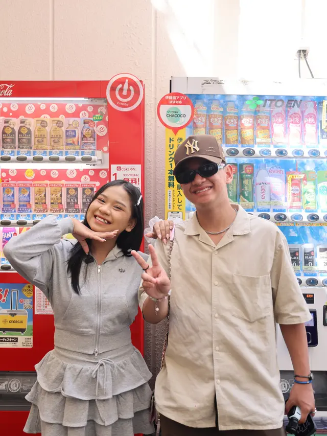 Itab dan April di Jepang (credit: instagram.com/da7_aprillll)