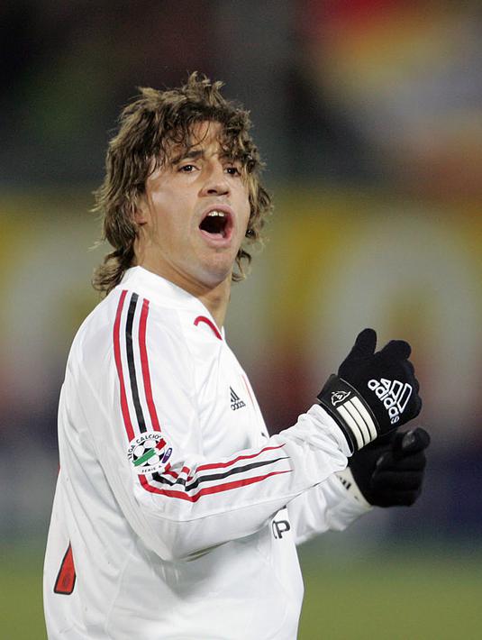 3. Hernan Crespo - Bomber asal Argentina sempat memperkuat klub besar malam Chelsea dan AC Milan. Bersama Rossoneri Crespo hanya mampu dibawa sampai final usai dikalahkan Liverpol lewat drama yang begitu tragis. (AFP/Fabrizio Villa)