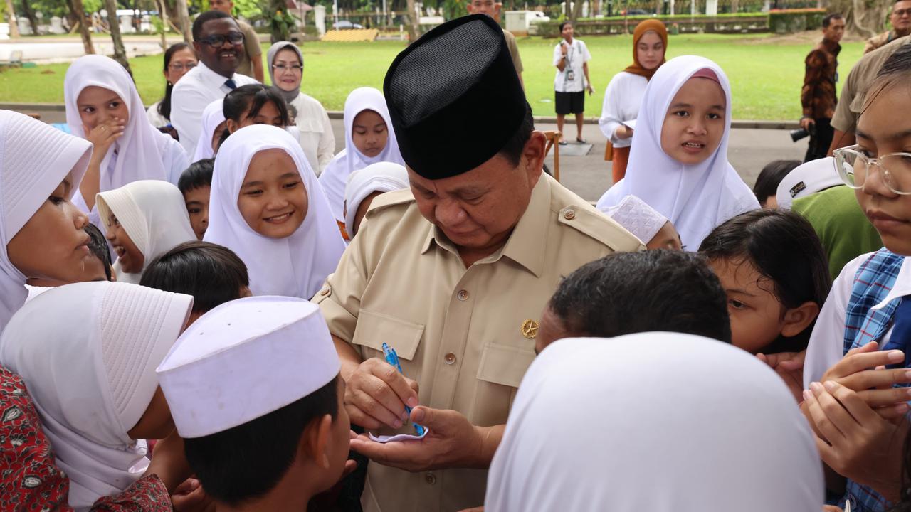 prabowo dan anak SD