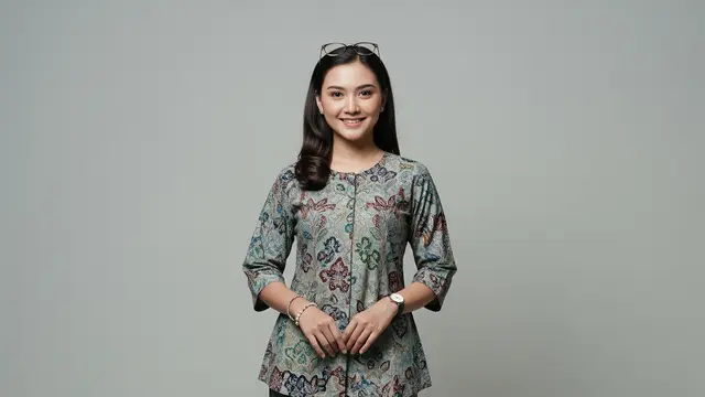 Model Atasan Batik Casual untuk Wanita Blouse Batik Lengan ¾
