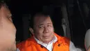 Amran Mustary usai menjalani pemeriksaan KPK, Jakarta, Selasa (23/8). Amran diduga menerima suap dari Dirut PT Windu Tunggal Utama terkait proyek Kemen PUPR di Maluku, Jakarta, Selasa (23/8). (Liputan6.com/Helmi Afandi)