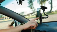 Deretan Holder HP untuk Mobil yang Bikin Konten Road Trip Makin Ciamik!