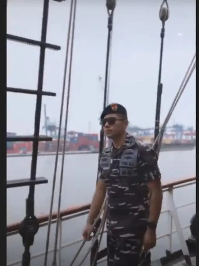 Riza Syah jadi tentara di sinetron Bintang Samudra (Foto: Instagram @rizasyah_14)