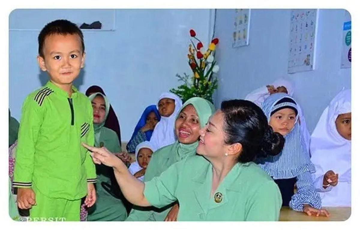 6 Potret Lawas Bella Saphira saat Pakai Seragam Ibu Persit, Elegan dan Berwibawa