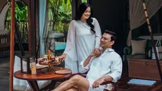 Pasangan suami istri Titi Kamal dan Christian Sugiono memantapkan untuk menikah pada tahun 2009 silam. Sebelumnya, pasangan selebritis ini juga sempat pacaran sekitar 10 tahun. (Instagram/titi_kamall)