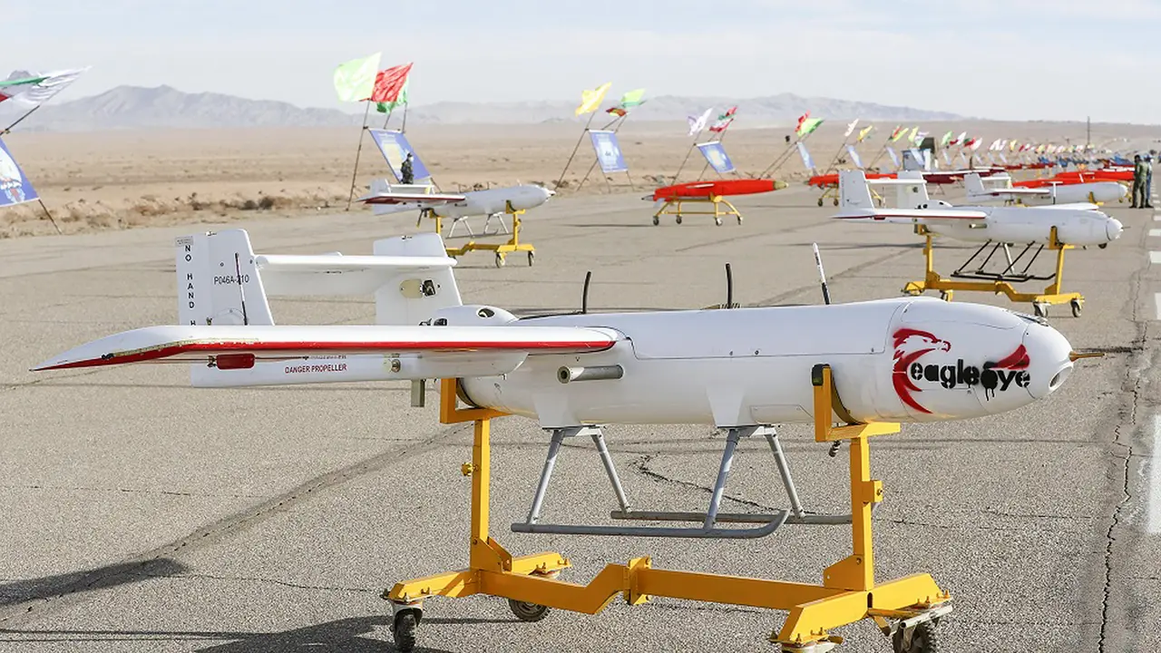 Intip Latihan Drone Besar-besaran Militer Iran