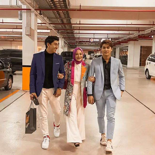 Pernah Bikin Webseries Bareng, Ini 6 Potret Dinda Hauw Bersama Anggota The Gabuts