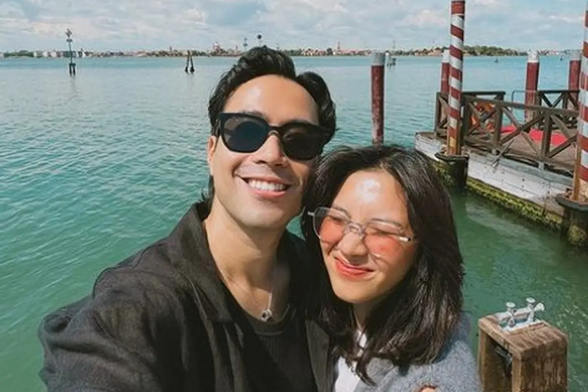 Vidi Aldiano dan Sheila Dara liburan bareng (Instagram/vidialdiano)